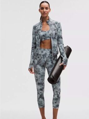 Lululemon athletica Womans Gray Tie-Dye Floral Leggings